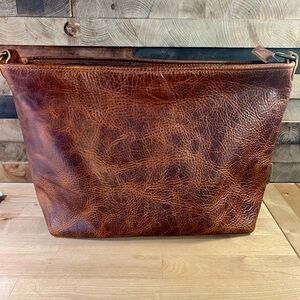 ❌ SOLD ❌ Chandler Leather Sandstone E/W extra large Minimalist crossbody